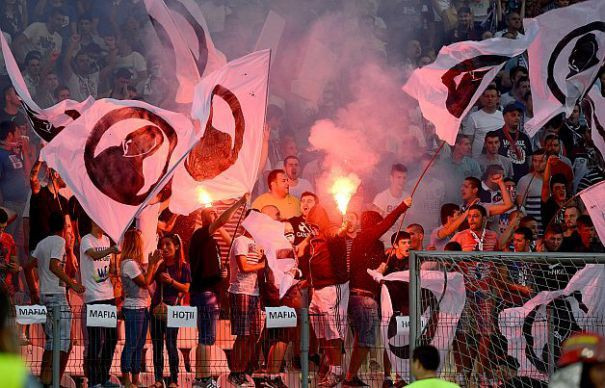 Rapidul ia TRENUL pana la Chiscani! Jucatorii viziteaza Salonul Regal si afla povestea INCREDIBILA a violului de la Linia 14