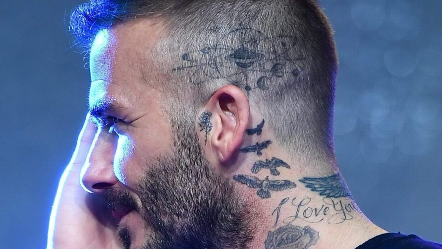 Colectia de tatuaje a lui Beckham a ajuns la 51! Ultima NEBUNIE a starului englez: ce si-a tatuat deasupra urechii