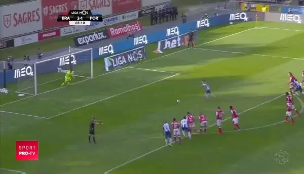 A batut penalty si apoi a inceput sa urle de durere! Moment incredibil in meciul Braga - Porto