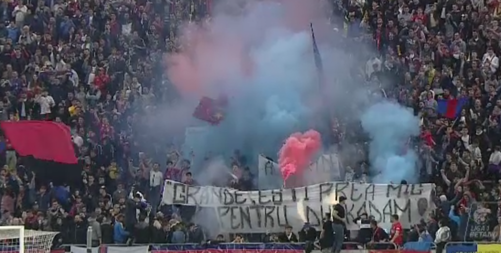 Continua razboiul dintre FCSB - Craiova! Mesaj pentru Craioveanu, afisat de galeria stelista: Grande, esti prea mic pentru Duckadam! | FOTO