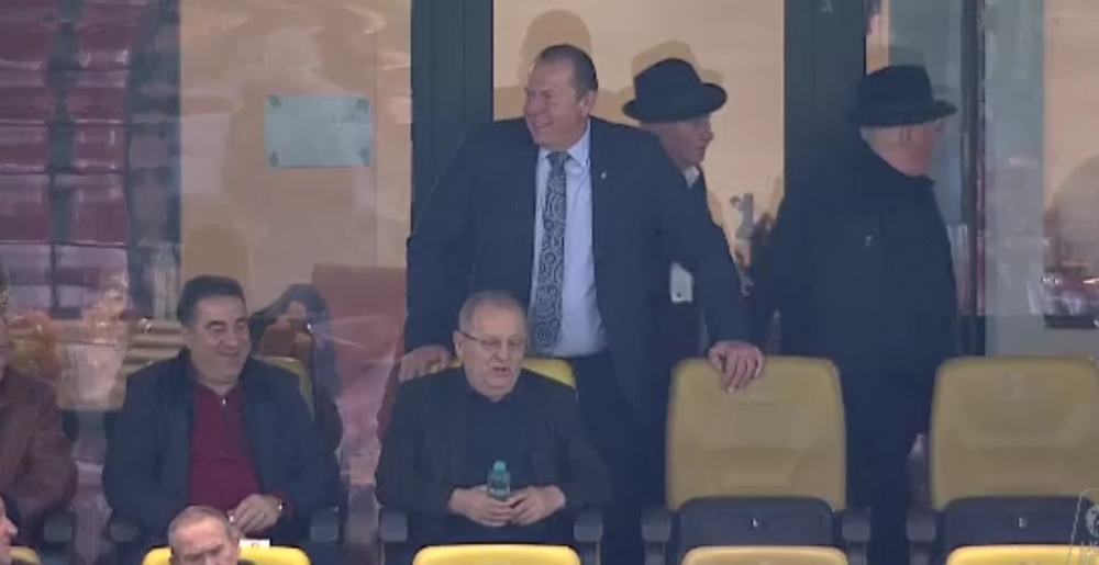 Continua razboiul dintre FCSB - Craiova! Mesaj pentru Craioveanu, afisat de galeria stelista: 