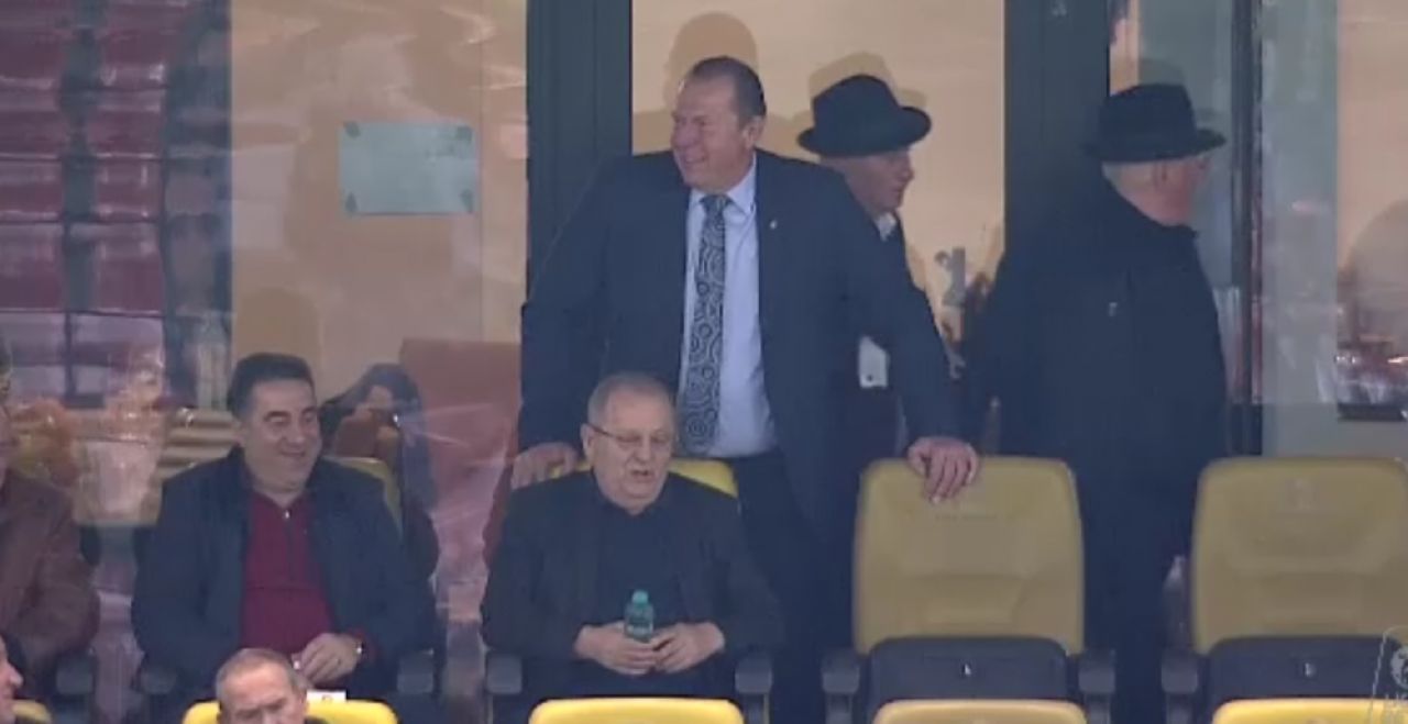 Continua razboiul dintre FCSB - Craiova! Mesaj pentru Craioveanu, afisat de galeria stelista: