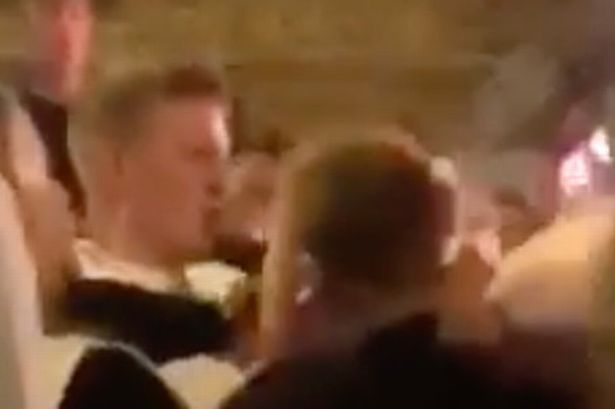 Portarul nationalei Angliei, BATAIE INCREDIBILA de strada! S-a ales cu un ochi vanat si e anchetat de politie. VIDEO_2