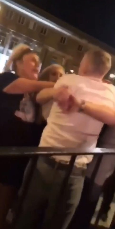 Portarul nationalei Angliei, BATAIE INCREDIBILA de strada! S-a ales cu un ochi vanat si e anchetat de politie. VIDEO_4
