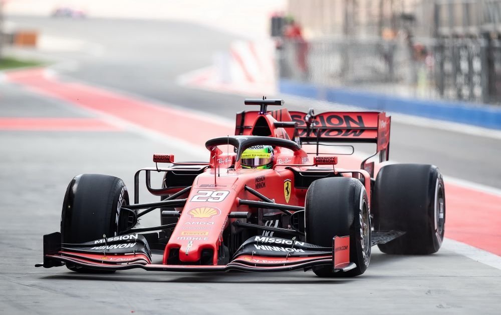 Moment istoric: Mick Schumacher a condus pentru prima data masina Ferrari de Formula 1: 