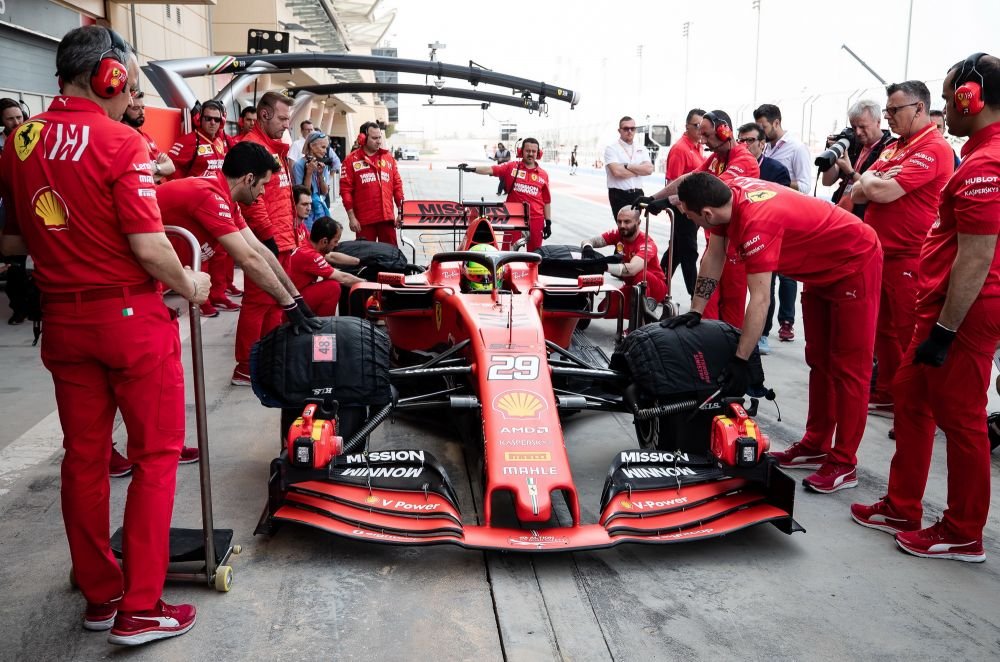 Moment istoric: Mick Schumacher a condus pentru prima data masina Ferrari de Formula 1: 