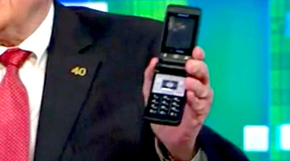 Miliardarul care foloseste telefon de 25 de dolari