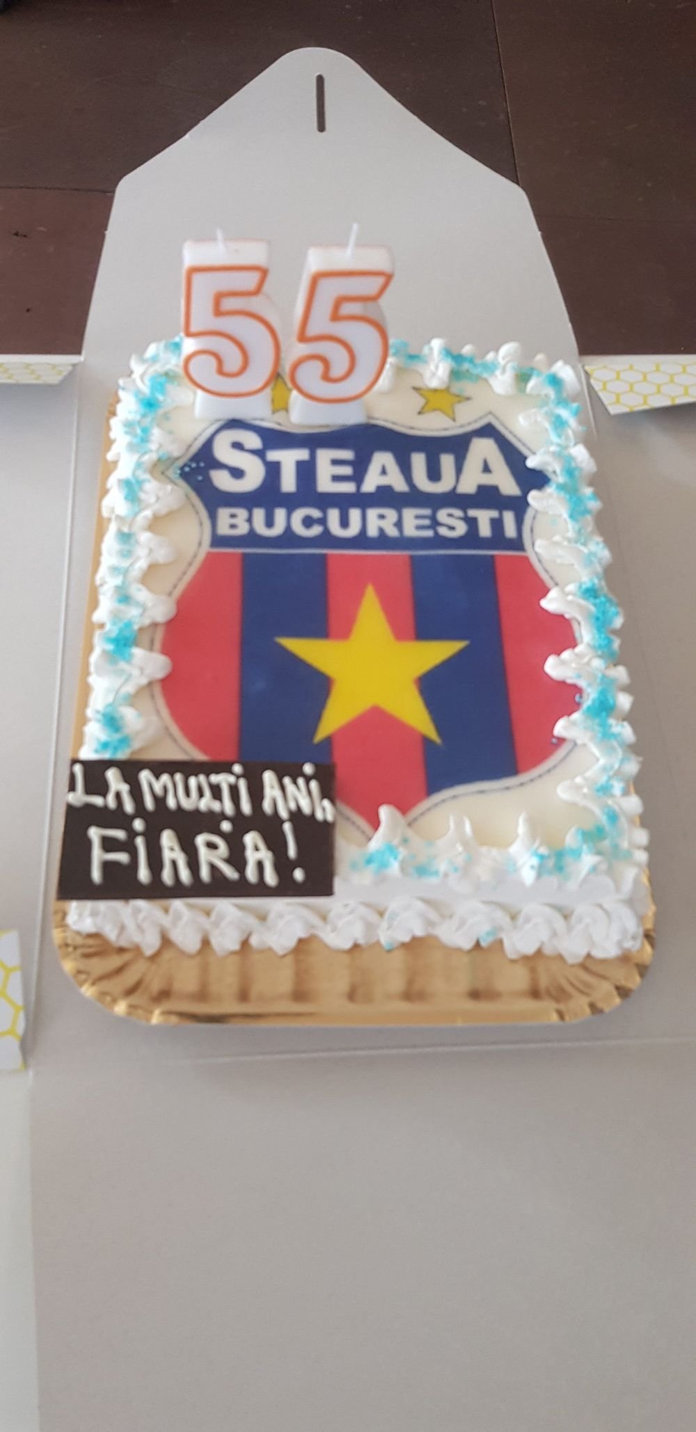 Disputat de doua Stele de ziua lui! Cadou de senzatie pentru Lacatus in Ghencea! Fanii i-au facut un graffiti cadou_3