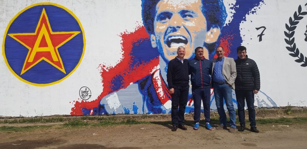 Disputat de doua Stele de ziua lui! Cadou de senzatie pentru Lacatus in Ghencea! Fanii i-au facut un graffiti cadou_6