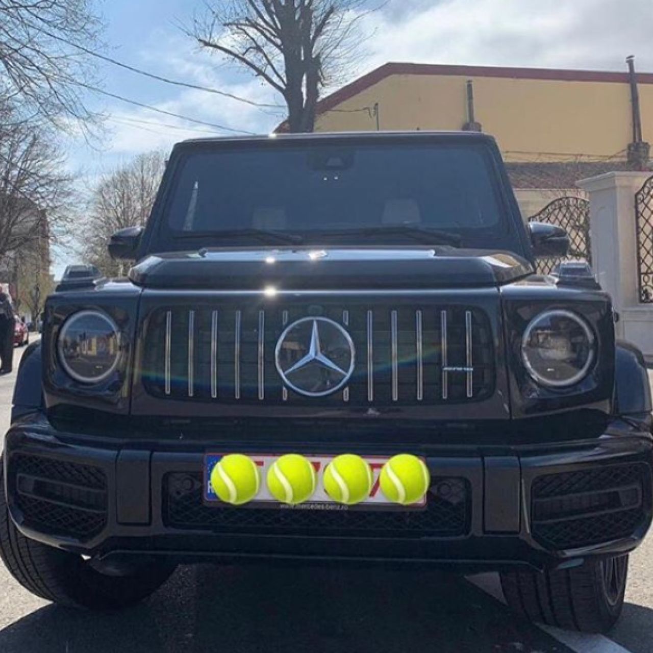 Simona Halep si-a luat masina noua de 150.000 euro si i-a dat imediat mesaj lui Valtteri Bottas: