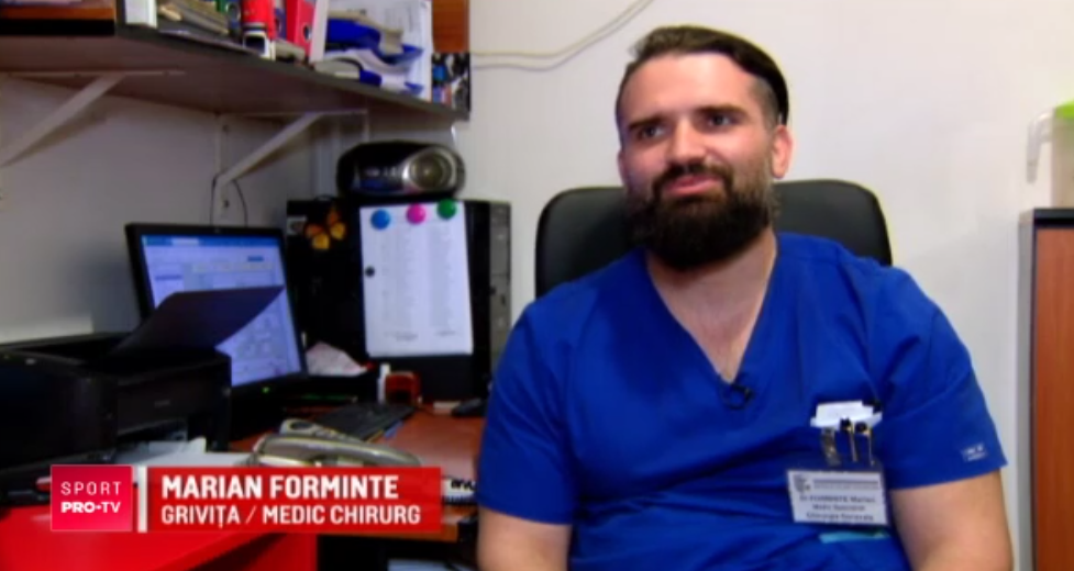 Un chirurg si un mecanic de avioane joaca pentru prima echipa din Romania care a luat Cupa Campionilor la rugby! Doctorul si-a operat unul dintre colegi!