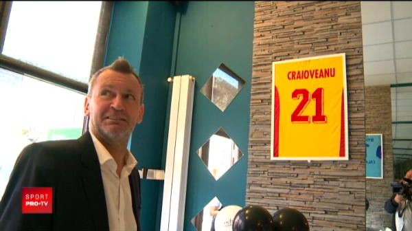 Oltenii au unde sa petreaca daca vor castiga titlul! Cum arata barul lui Craioveanu: te simti ca in vestiar :)