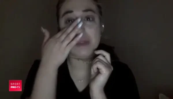 Una dintre cele mai dorite femei din lume s-a pozat cu cainele. Detaliul SEXY care a atras atentia fanilor