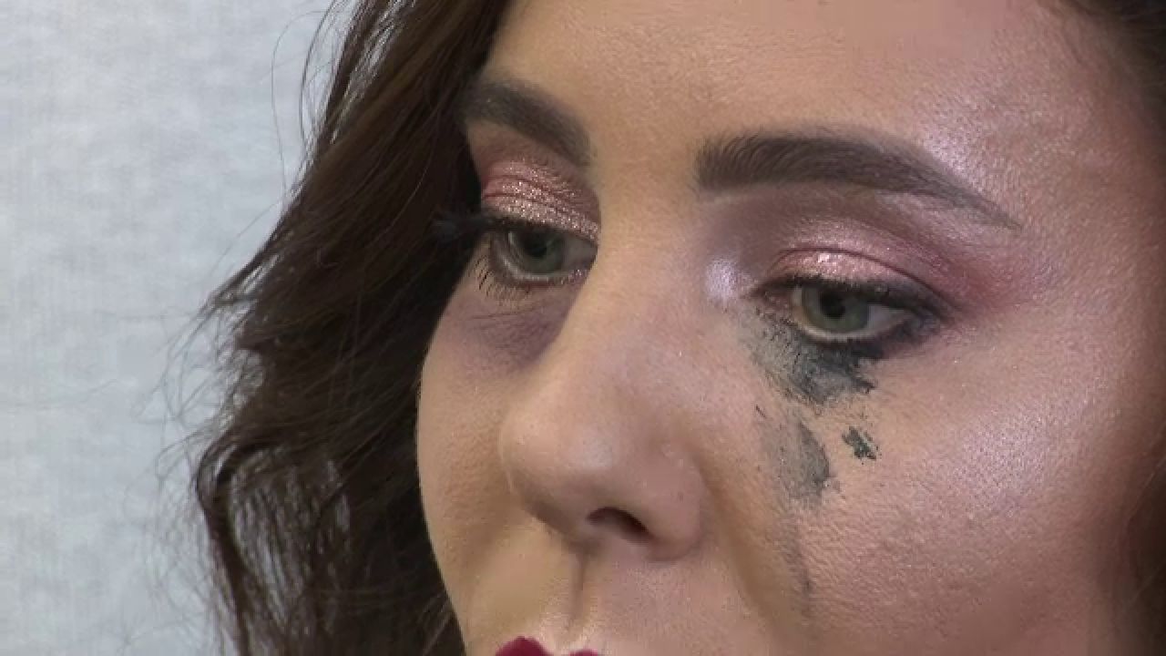 Mihaela Buzarnescu a aparut cu ochii vineti si plansa in fata camerelor. Cum a ajuns asa. FOTO_1