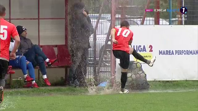 Moment incredibil pe mocirla in Liga a 2-a! Ce a patit Trica o secunda mai tarziu! FOTO_2