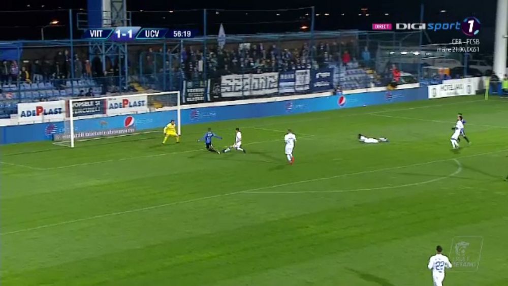 Craiova a murit DE TOT: sanse MINIME la titlu! GOL MONDIAL Ianis Hagi, meci FANTASTIC! Aici TOATE FAZELE din Viitorul 2-1 Craiova_7