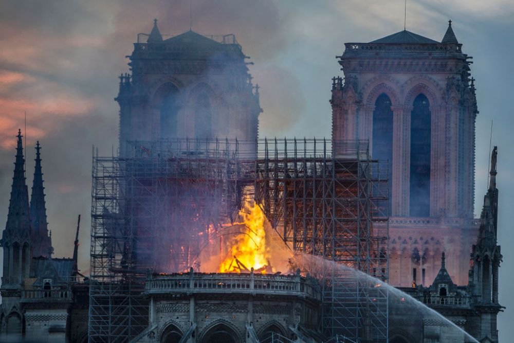 Patronul miliardar din fotbal care a anuntat cea mai mare donatie pentru reconstruirea Notre Dame! A trimis imediat 100.000.000 euro