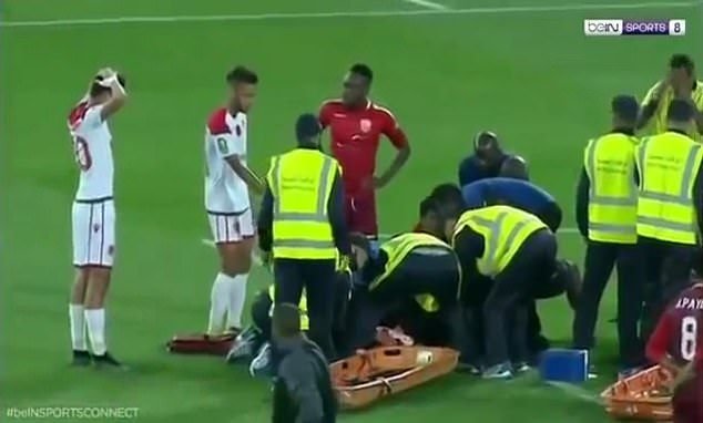 Accidentare cutremuratoare! Arbitrul si-a pus mainile in cap, colegii jucatorului au inceput sa planga pe teren. Verdictul dat de medici la spital_3