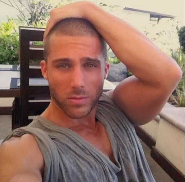 Fiul lui Adrian Bumbescu e model in California. Pozele sale nud fac senzatie_16