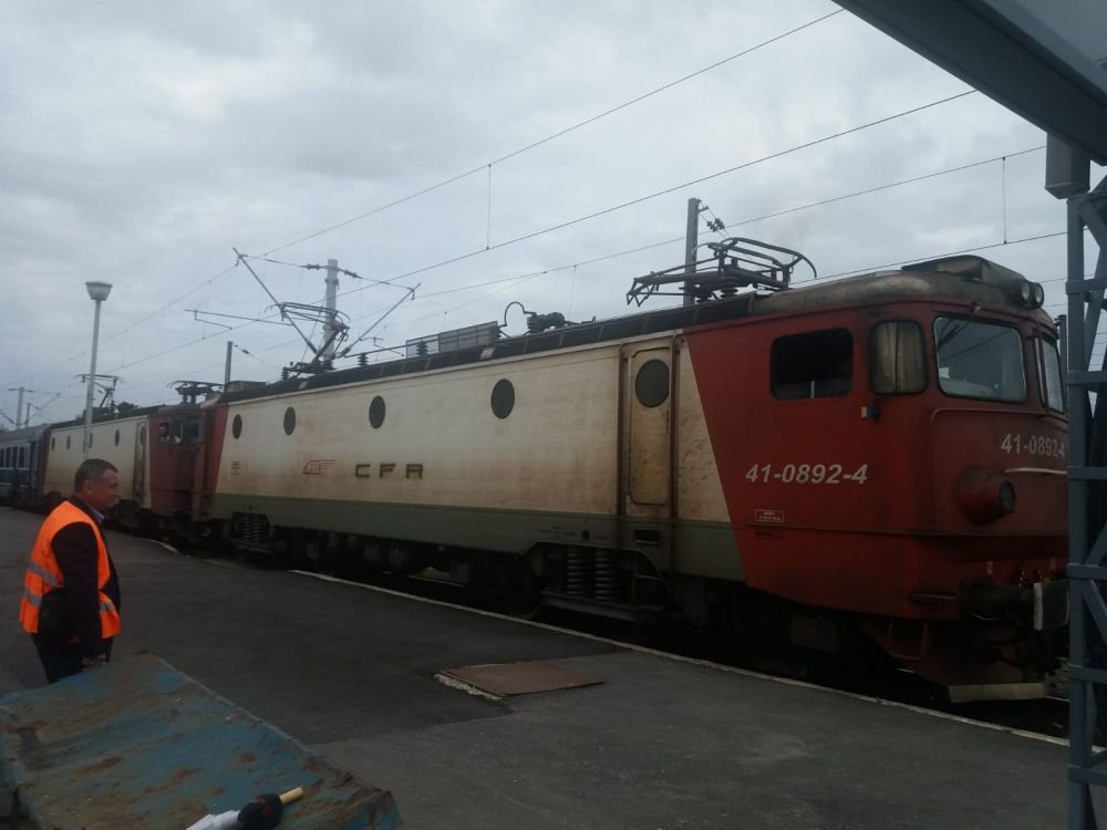 Au luat iar trenu' ca sa rupa blestemu'! :) Craiova a plecat spre Bucuresti cu un mecanic de tren dinamovist_6