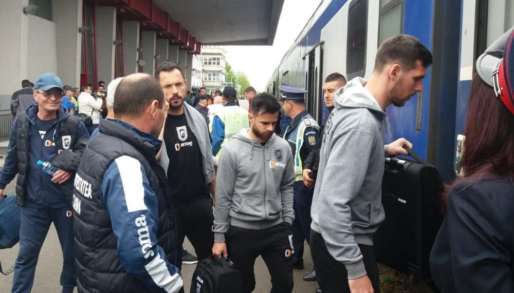 Au luat iar trenu' ca sa rupa blestemu'! :) Craiova a plecat spre Bucuresti cu un mecanic de tren dinamovist_7