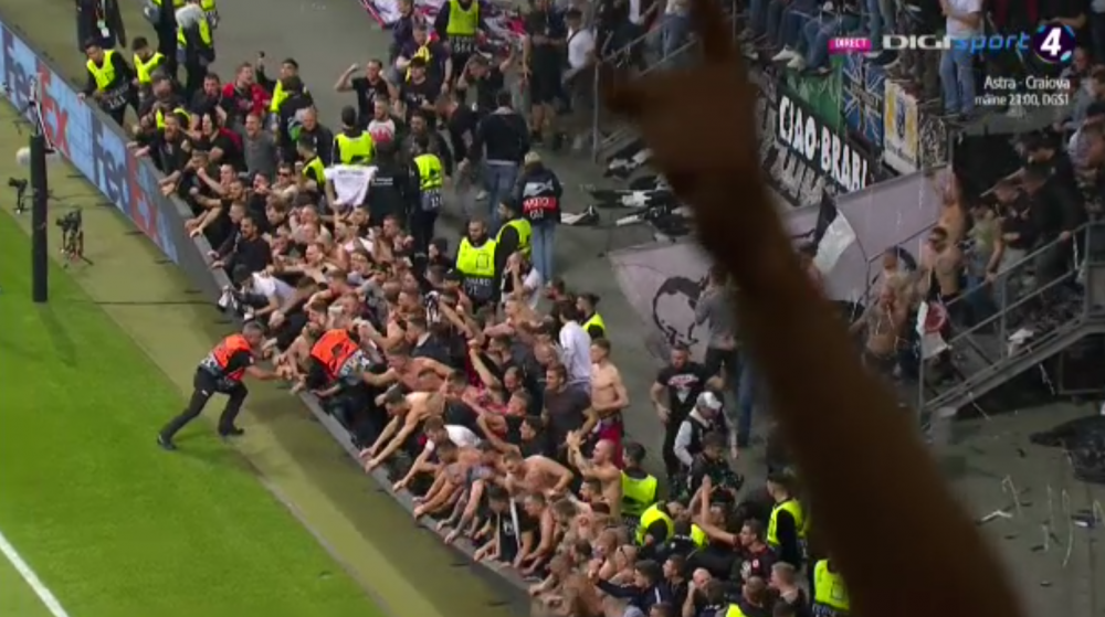 EINTRACHT - BENFICA 2-0 | Nebunie la Frankfurt! Fanii lui Eintracht au incercat sa intre pe teren dupa calificarea in prima semifinala europeana dupa 39 de ani