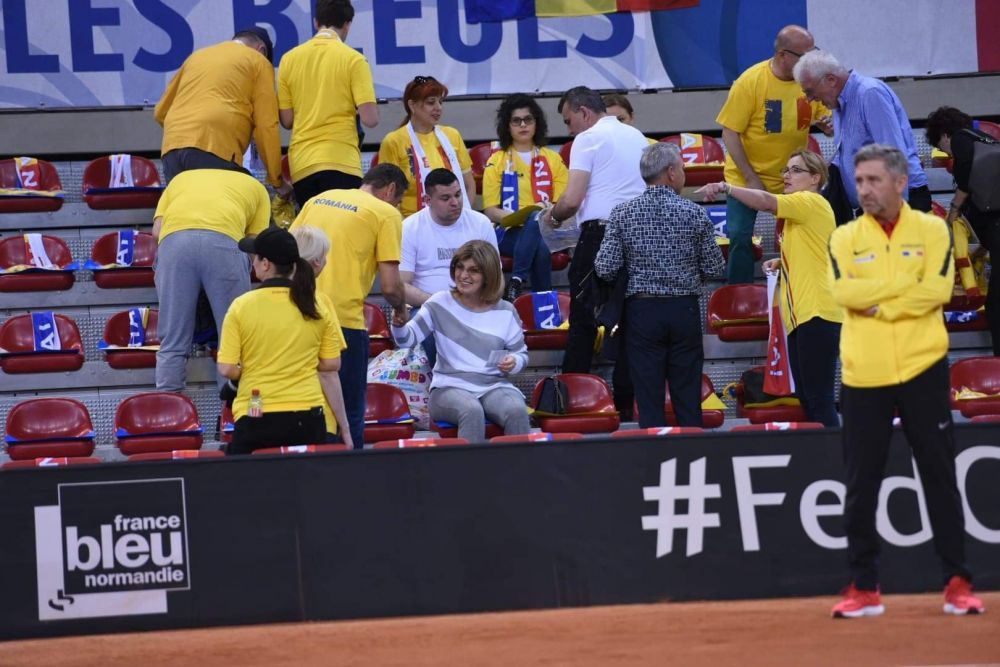 Caroline Garcia - Mihaela Buzarnescu 6-3, 6-3! Garcia restabileste egalitatea in disputa din semifinalele FED Cup! Simona Halep a castigat punctul Romaniei in meciul cu Mladenovic!_2