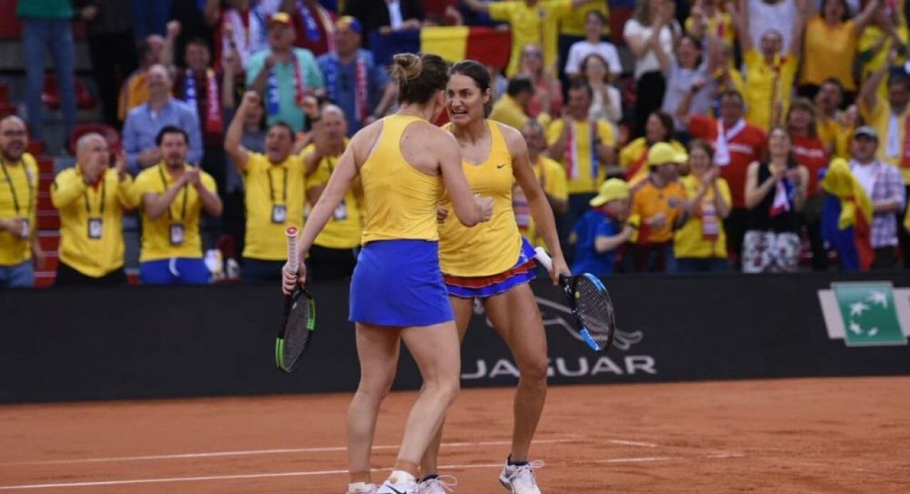 Mladenovic/Garcia - Niculescu/Halep 5-7, 6-3, 6-4 | Franta se califica in finala FED CUP!_2
