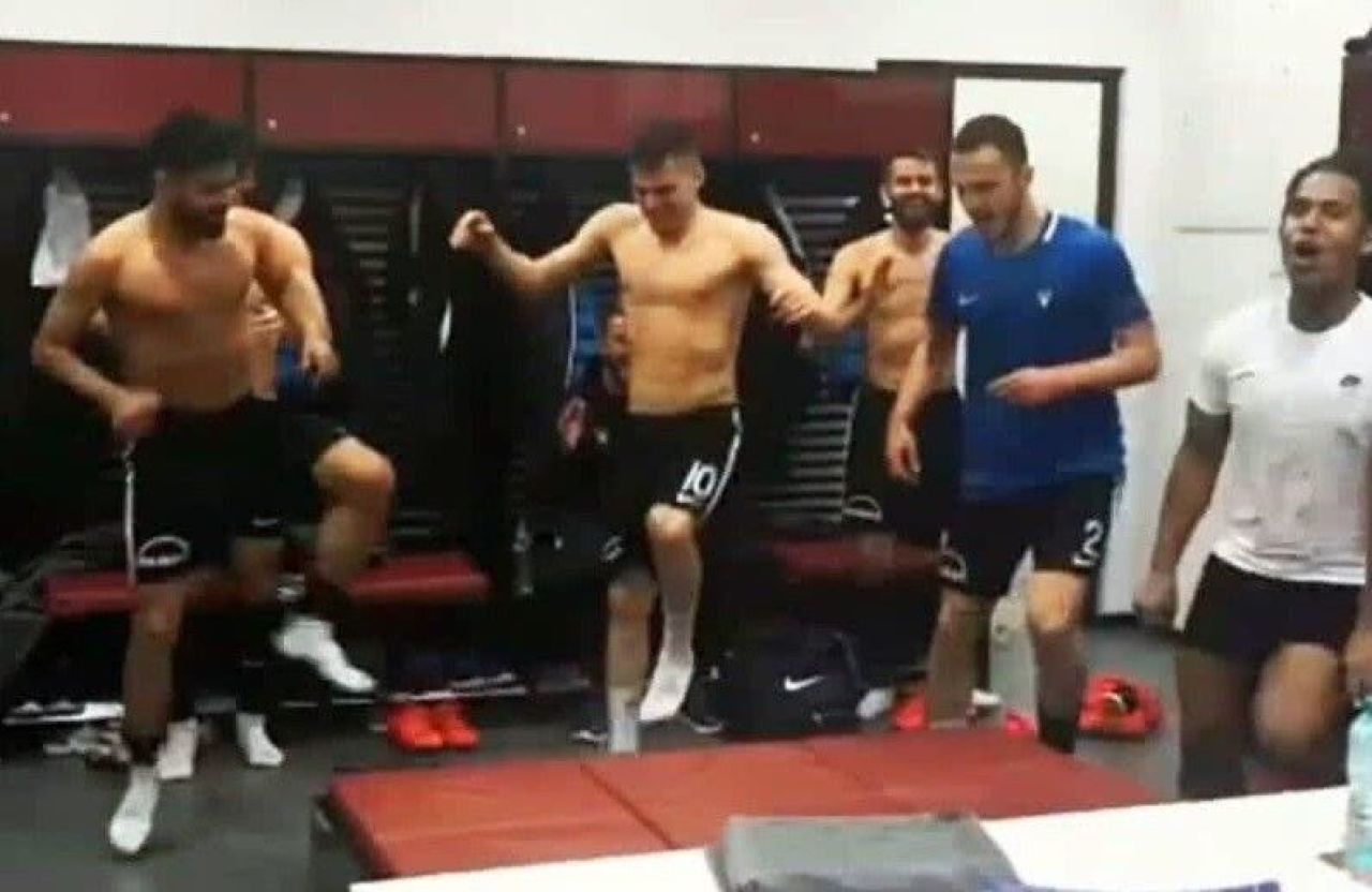 Ianis danseaza