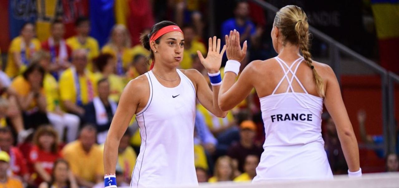 Mladenovic/Garcia - Niculescu/Halep 5-7, 6-3, 6-4 | Franta se califica in finala FED CUP!_3
