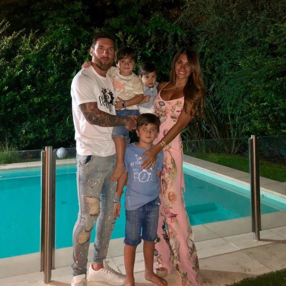 Messi are doua iubiri de o VIATA: Antonella si Barcelona! Imagine nemaivazuta pana acum din copilaria starului argentinian alaturi de iubita. FOTO_14