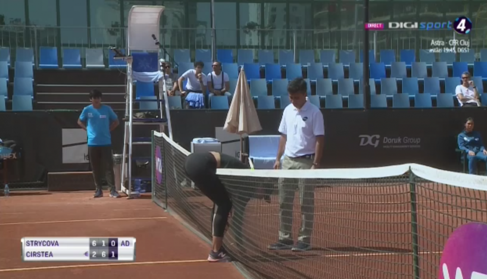 Sorana, criza de nervi pe teren: l-a bruscat pe arbitru si a tipat la el 