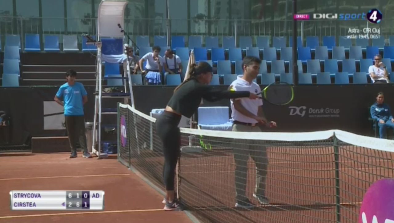 Sorana, criza de nervi pe teren: l-a bruscat pe arbitru si a tipat la el
