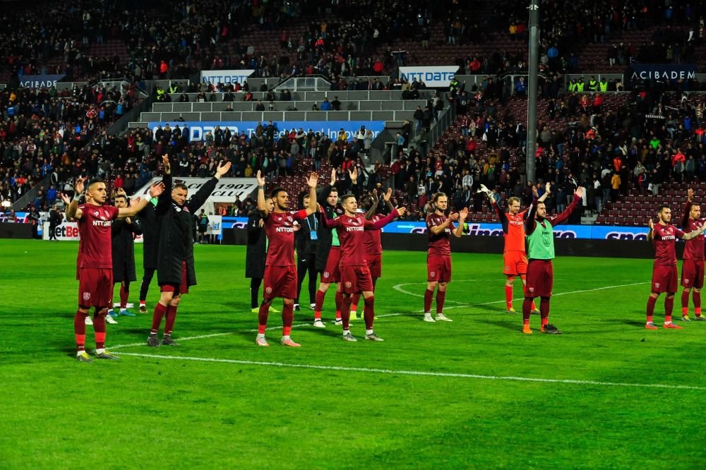 SOCANT! Accidentare groaznica pentru un jucator de la CFR Cluj la antrenament! Cum poate sa arate dupa ce s-a ales cu nasul spart! FOTO