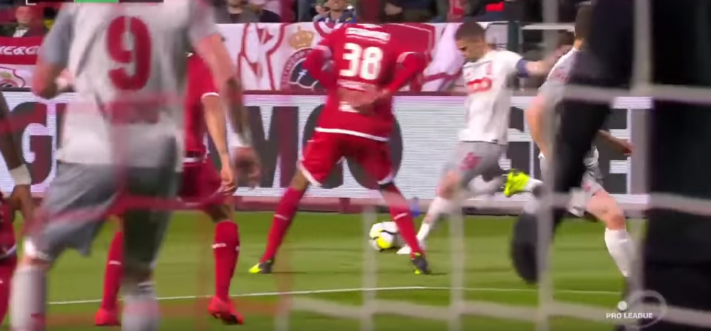 Infrangere dureroasa pentru Standard in fata lui Boloni! Razvan Marin a reusit un assist, dar sansele la titlu au fost spulberate! VIDEO