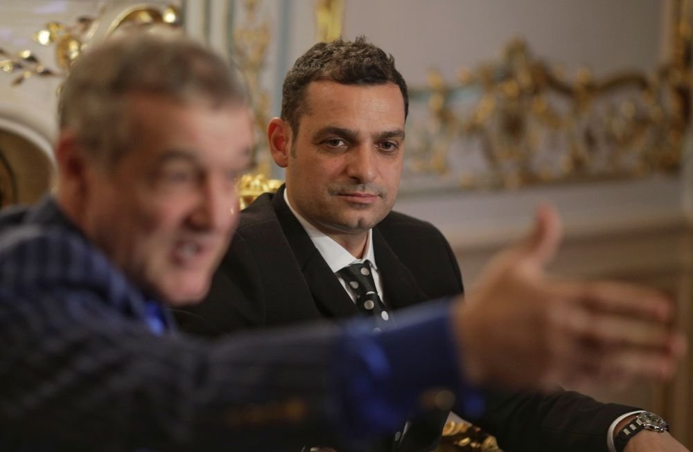 Nu stiu de niciun SMS, eu nu am telefonul cu mine pe banca! Prima reactie a lui Teja dupa scandalul schimbarilor cerute de Becali