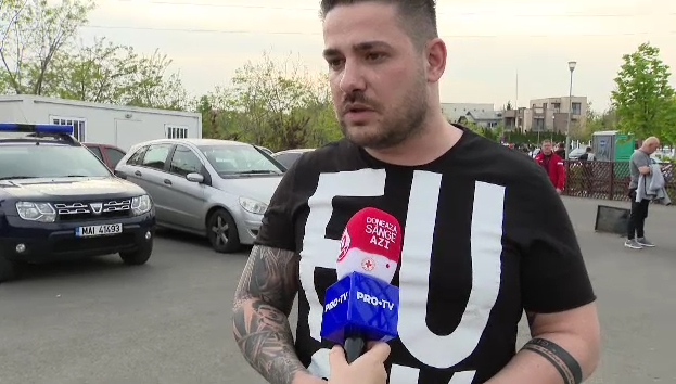 Dinamovistul care si i-a tatuat pe Hildan si Ekeng pe brat: 