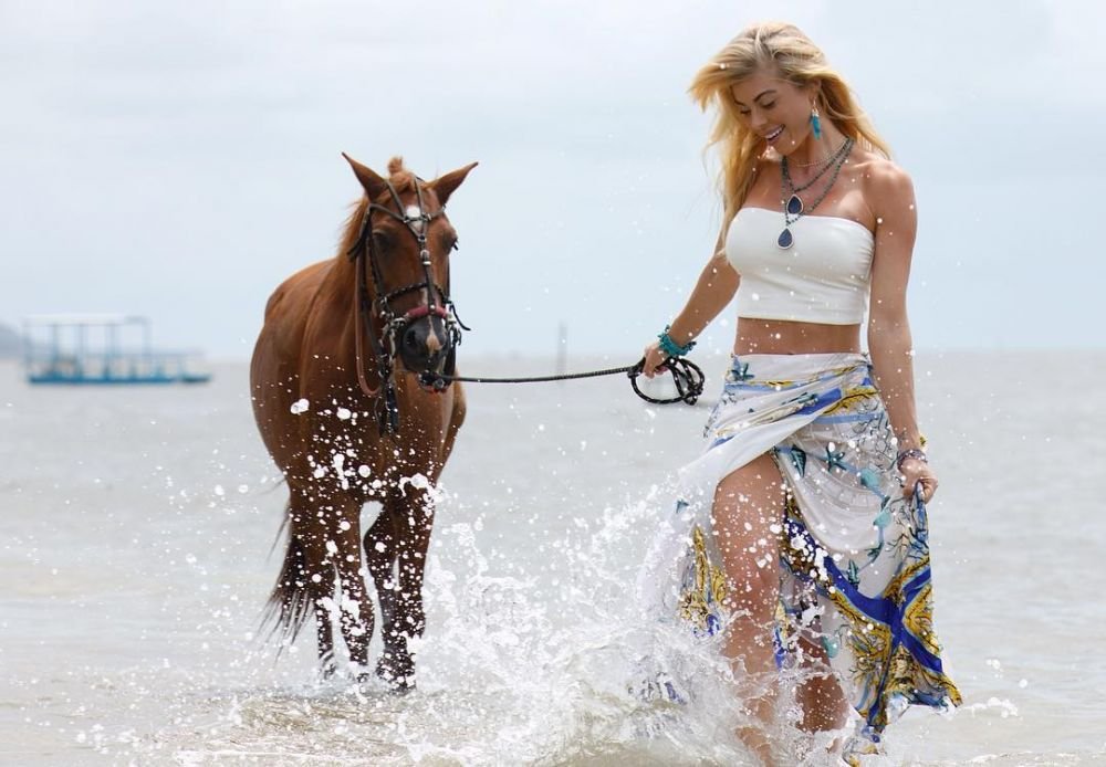 Caroline Bittencourt, una din cele mai frumoase femei din lume, a murit intr-un mod incredibil. A devenit cunoscuta la nunta lui Ronaldo. FOTO_3