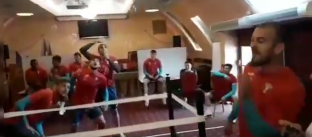 La vanatoare de BALONASE cu Alibec! Imagini de senzatie din vestiarul Astrei! Ce au facut jucatorii
