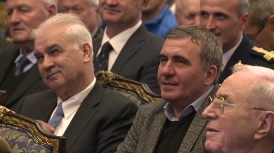 FAZA ZILEI la petrecerea Stelei: Hagi, Lacatus si Piturca s-au prapadit de ras la momentul artistic! Cum s-au fastacit ca la scoala in fata lui Iordachioaie:) VIDEO_2