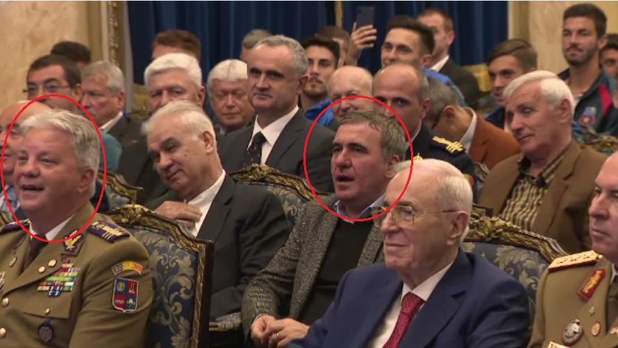 FAZA ZILEI la petrecerea Stelei: Hagi, Lacatus si Piturca s-au prapadit de ras la momentul artistic! Cum s-au fastacit ca la scoala in fata lui Iordachioaie:) VIDEO_4