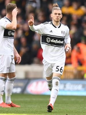 Recordul a fost depasit dupa mai bine de un deceniu! Cel mai tanar jucator din istoria Premier League a debutat la 16 ani si 30 de zile! TOP 10_2