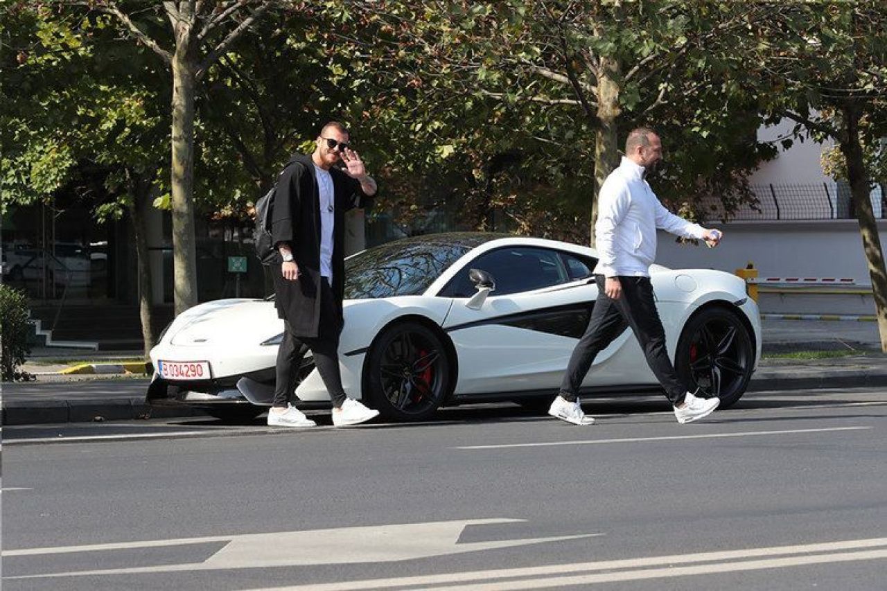 Denis Alibec a ramas fara bani de benzina la McLaren: