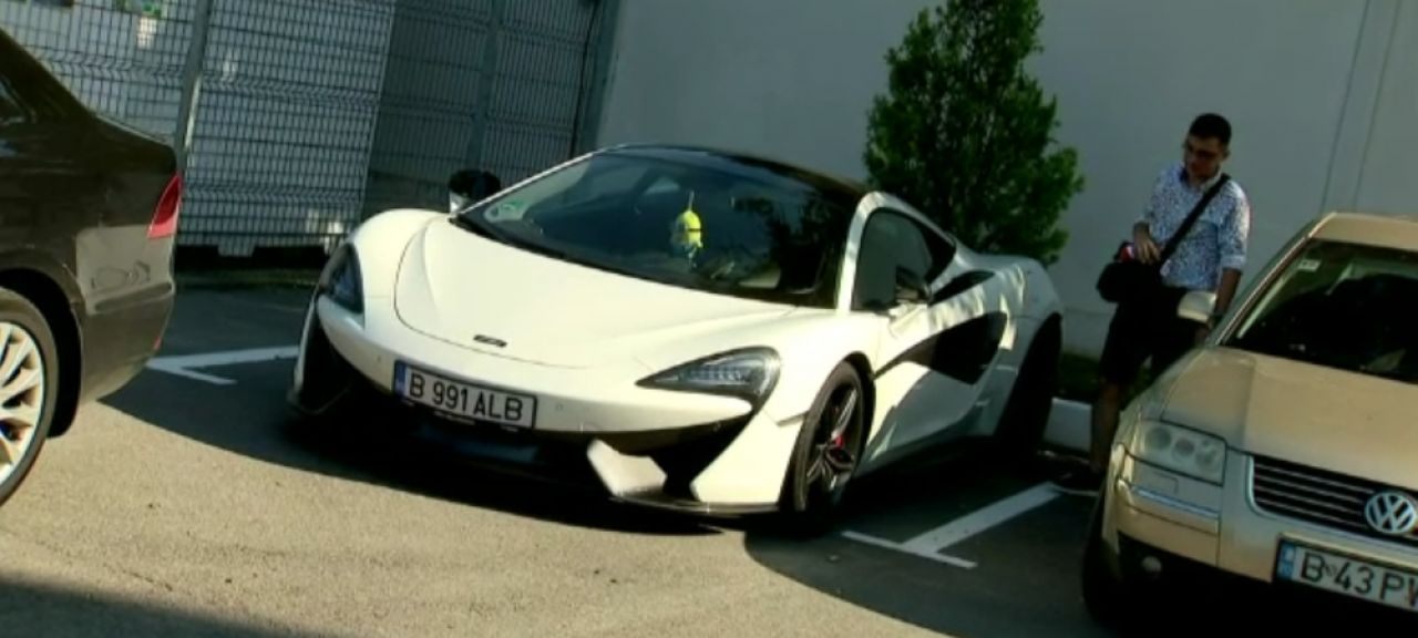 Denis Alibec a ramas fara bani de benzina la McLaren: