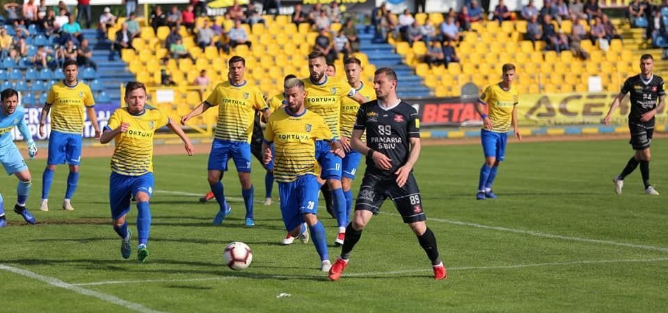 DOSAR DE DELAPIDARE, politistii au venit azi la sediul clubului sa ia acte! Probleme la o echipa din Liga 1