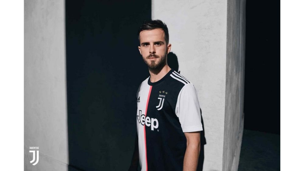 Man.United, Bayern, Juventus si Chelsea si-au lansat echipamente noi pentru sezonul 2019/2020! Ce surprize pregatesc Barca si Real. FOTO_20