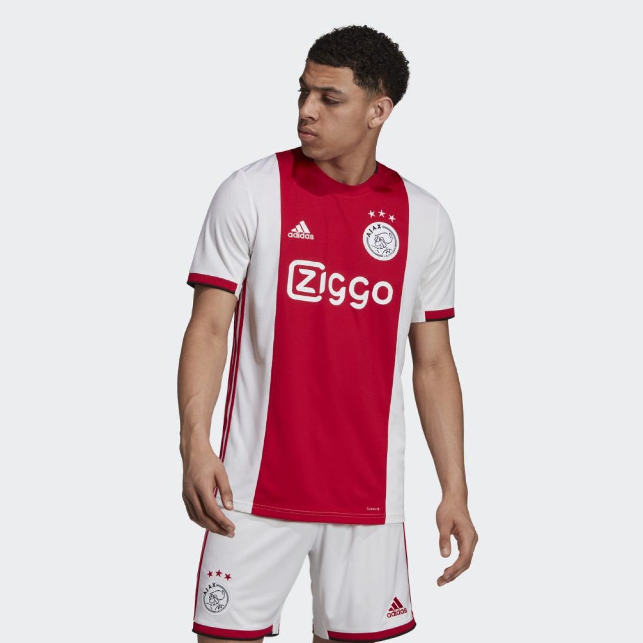 Man.United, Bayern, Juventus si Chelsea si-au lansat echipamente noi pentru sezonul 2019/2020! Ce surprize pregatesc Barca si Real. FOTO_27