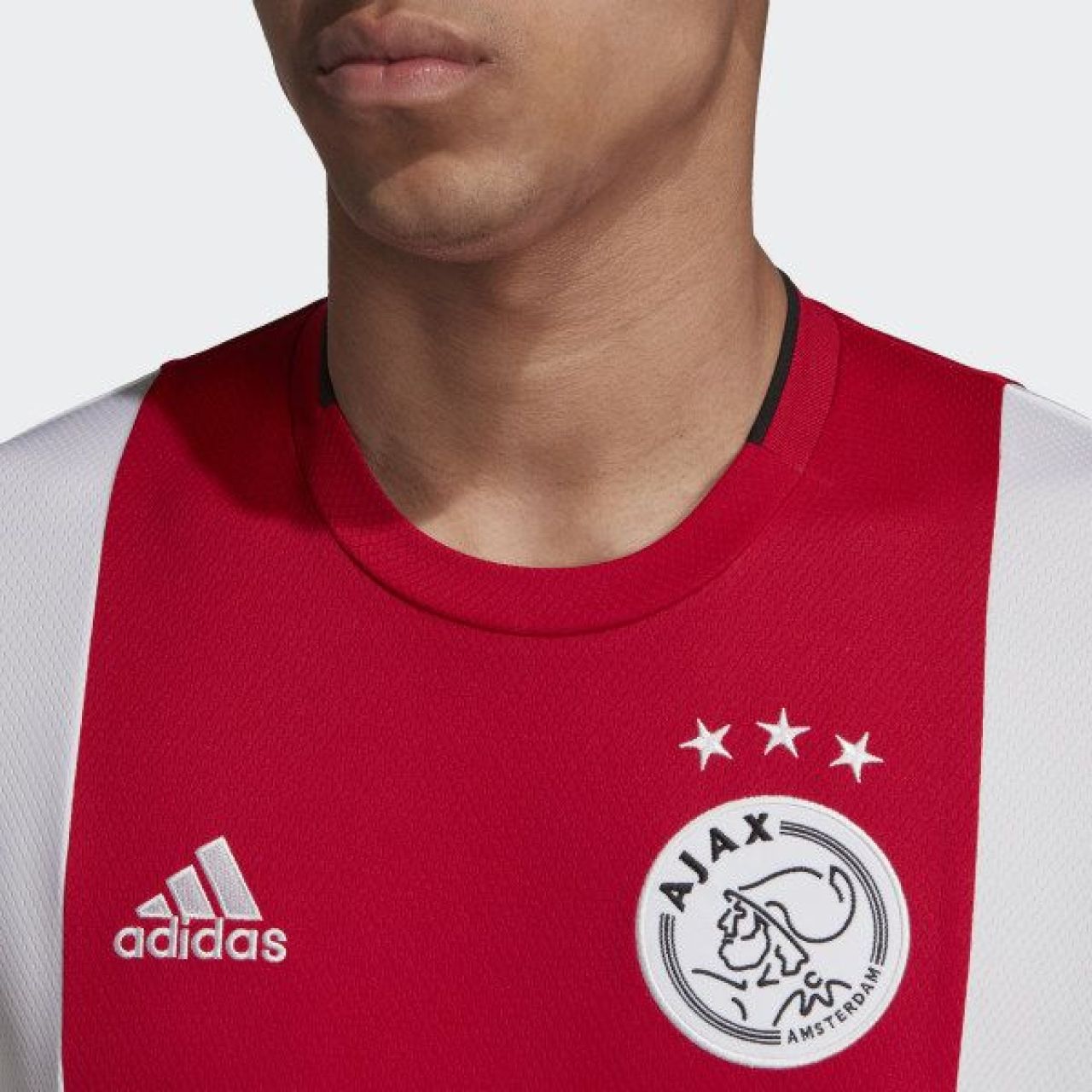 Man.United, Bayern, Juventus si Chelsea si-au lansat echipamente noi pentru sezonul 2019/2020! Ce surprize pregatesc Barca si Real. FOTO_30
