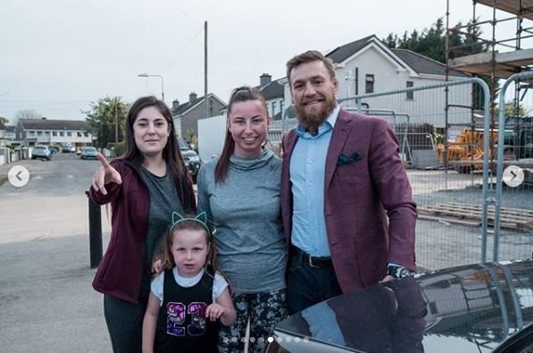 Gestul FABULOS al lui Conor McGregor! Ce a facut luptatorul pentru 8 familii nevoiase! 