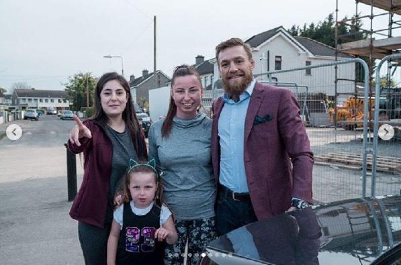 Gestul FABULOS al lui Conor McGregor! Ce a facut luptatorul pentru 8 familii nevoiase!